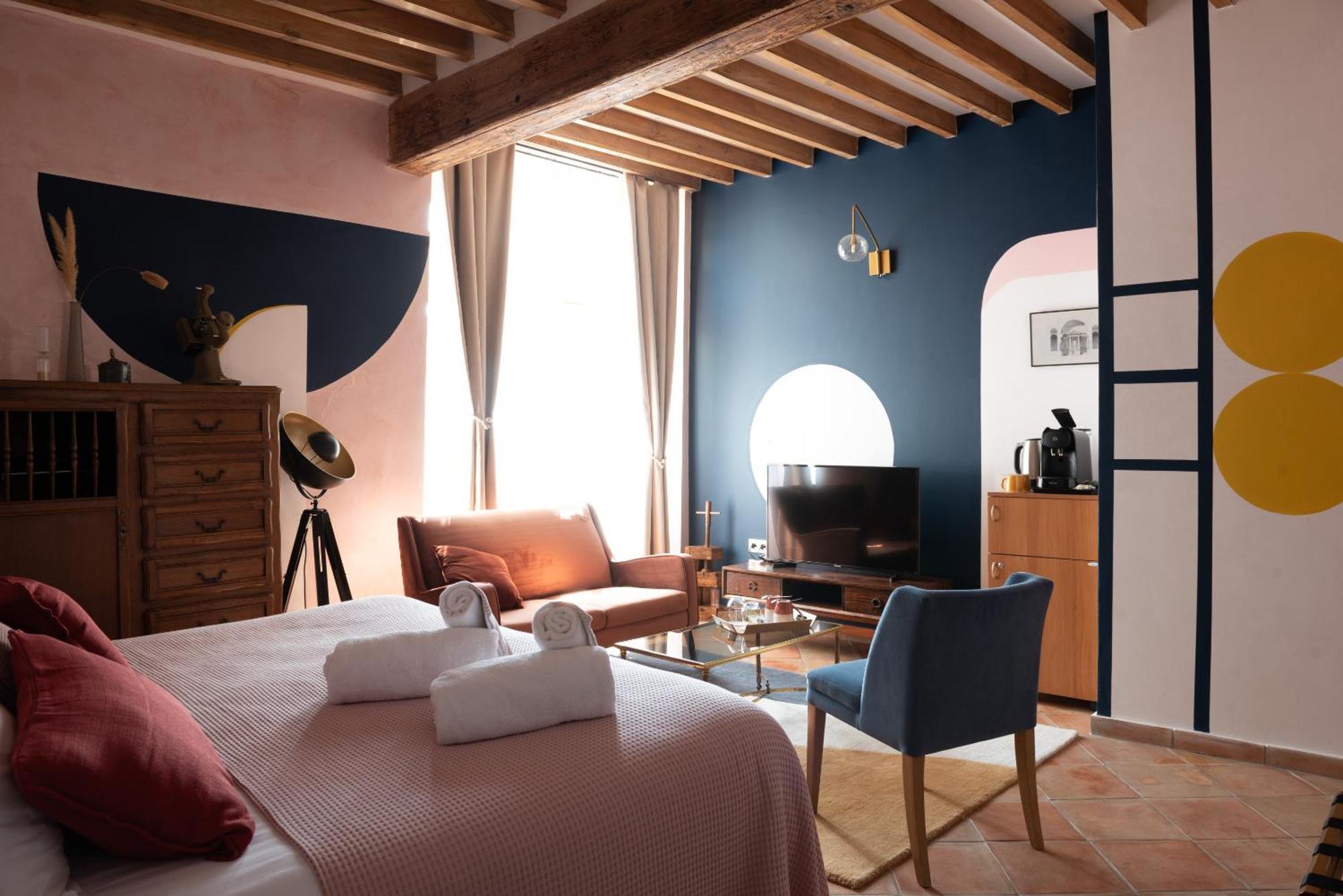 La Maison D'En Bas Des Seigneurs Cucuron Luaran gambar