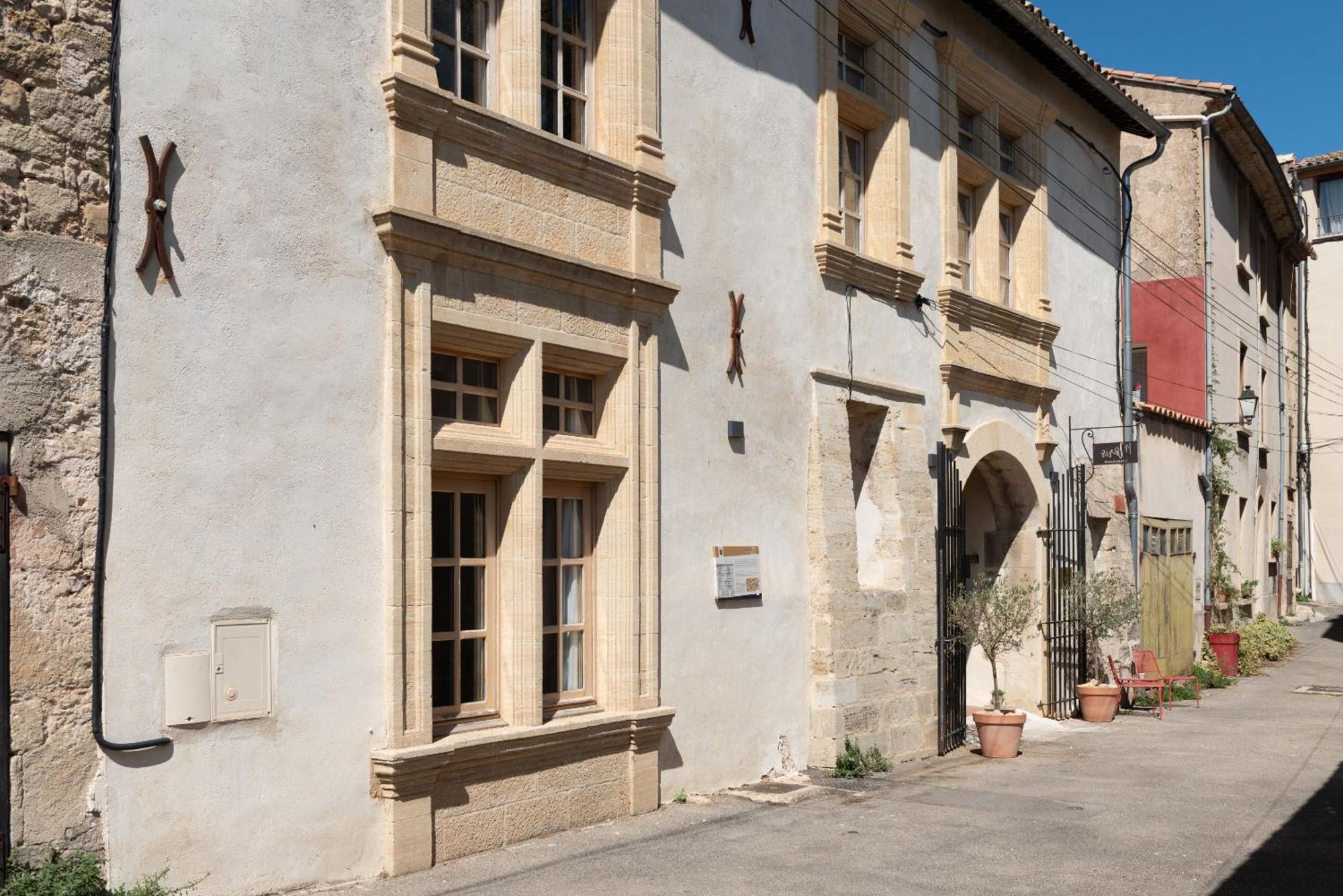 La Maison D'En Bas Des Seigneurs Cucuron Luaran gambar