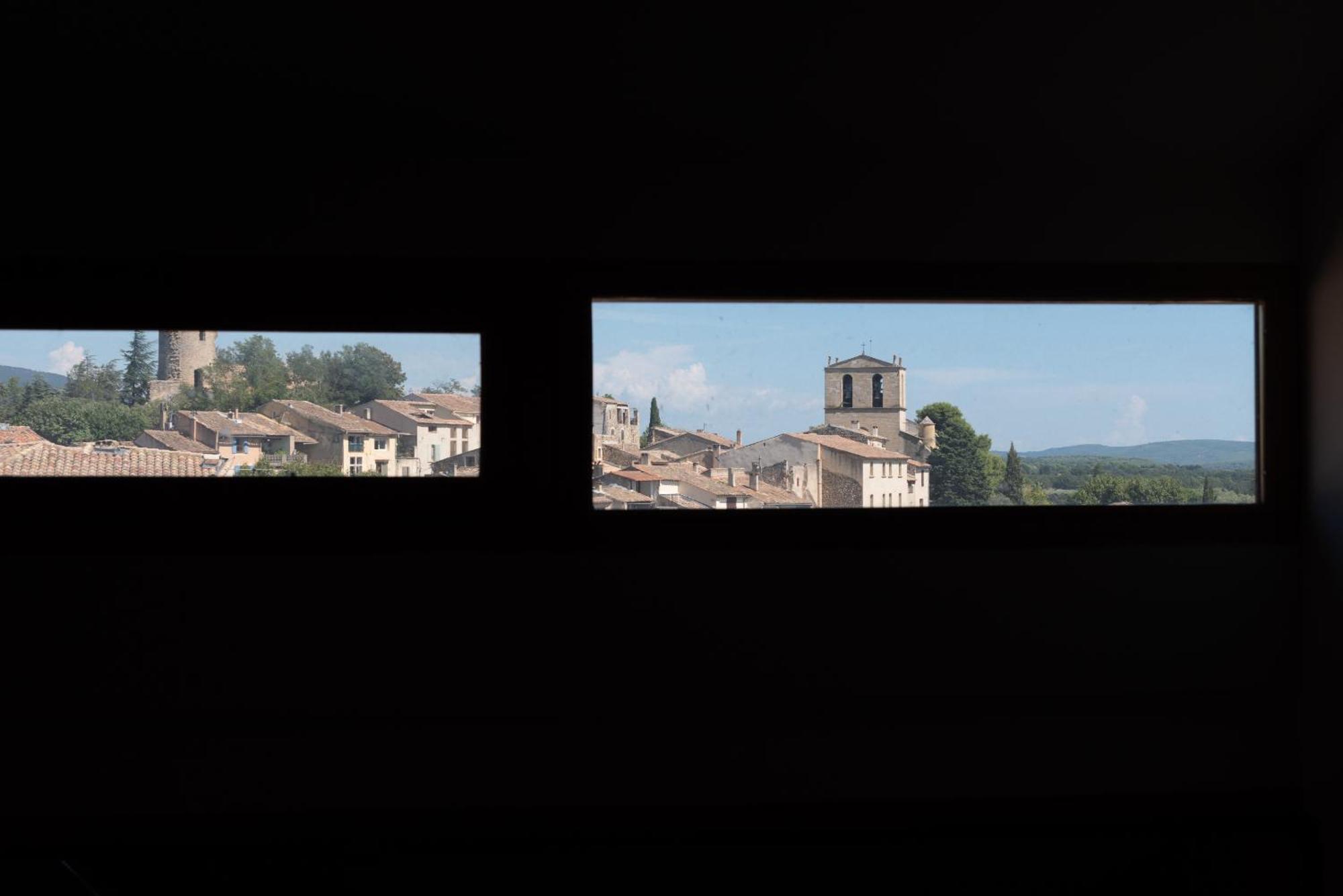 La Maison D'En Bas Des Seigneurs Cucuron Luaran gambar