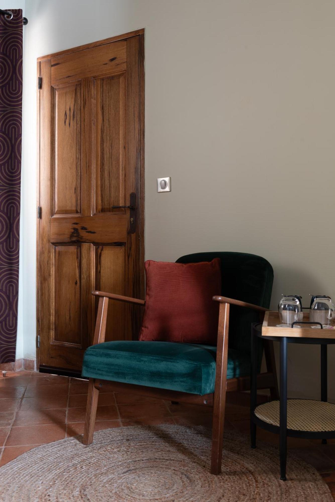 La Maison D'En Bas Des Seigneurs Cucuron Bilik gambar