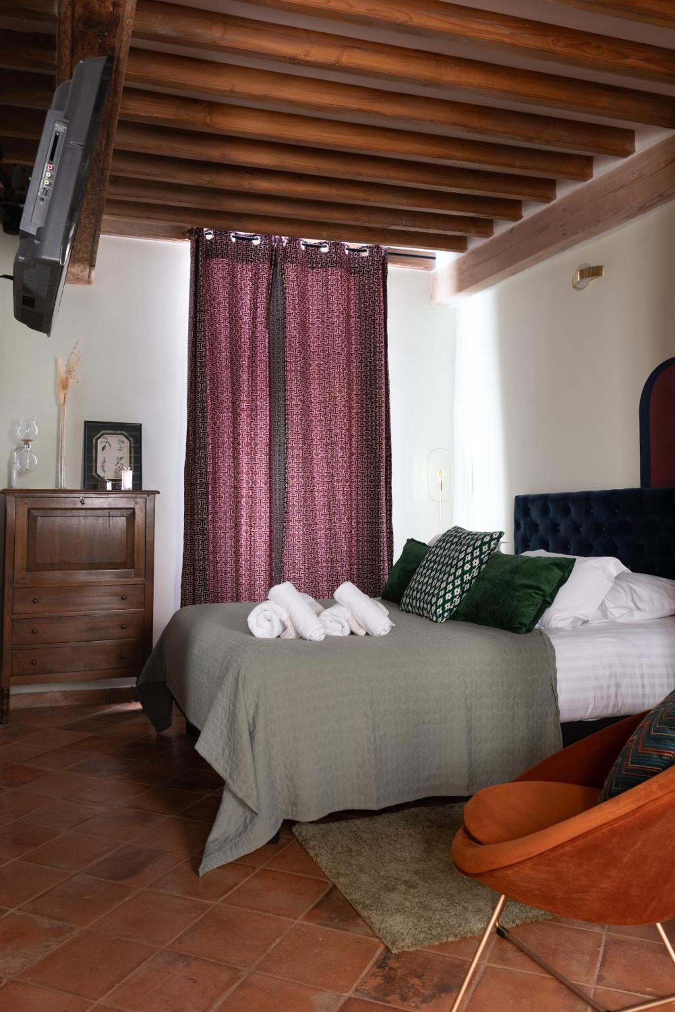 La Maison D'En Bas Des Seigneurs Cucuron Bilik gambar
